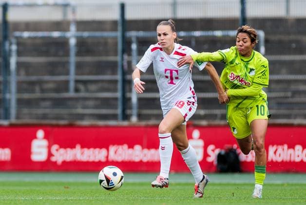 Google Pixel Frauen-Bundesliga, 1. FC Köln - TSG Hoffenheim; 13.10.2024 Zweikampf Dora Zeller (1. FC Köln, 19), Gia Corley (TSG Hoffenheim, 10) Google Pixel Frauen-Bundesliga, 1. FC Köln - TSG Hoffenheim, Köln, Franz-Kremer-Stadion DFB REGULATIONS PROHIBIT ANY USE OF PHOTOGRAPHS AS IMAGE SEQUENCES AND OR QUASI-VIDEO. Copyright: xBEAUTIFULxSPORTS Wunderlx