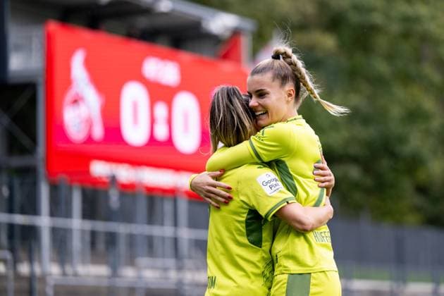 Ereleta Memeti (TSG Hoffenheim, 07), Selina Cerci (TSG Hoffenheim, 29) jubeln ueber das Tor zum 0:1, GER, 1. FC Koeln vs TSG 1899 Hoffenheim, Fussball Google Pixel Frauen Bundesliga, 6. Spieltag, Saison 2024 2025, 13.10.2024 DFB regulations prohibit any use of photographs as image sequences and or quasi-video GER, 1. FC Koeln vs TSG 1899 Hoffenheim, Fussball Google Pixel Frauen Bundesliga, 6. Spieltag, Saison 2024 2025, 13.10.2024 Koeln Copyright: xEibner-Pressefoto Memmlerx EP_MMR