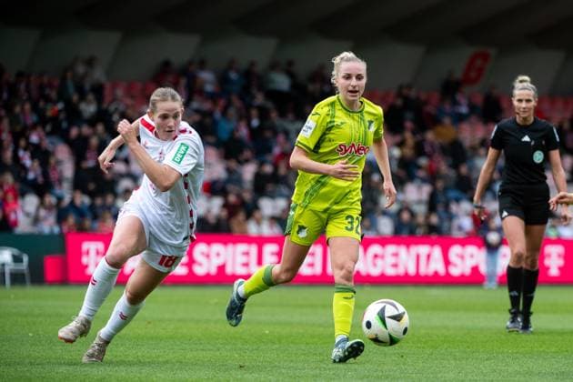 Vanessa Diehm (TSG Hoffenheim, 32) im Zweikampf mit Taylor Marie Ziemer (FC Koeln, 18), GER, 1. FC Koeln vs TSG 1899 Hoffenheim, Fussball Google Pixel Frauen Bundesliga, 6. Spieltag, Saison 2024 2025, 13.10.2024 DFB regulations prohibit any use of photographs as image sequences and or quasi-video GER, 1. FC Koeln vs TSG 1899 Hoffenheim, Fussball Google Pixel Frauen Bundesliga, 6. Spieltag, Saison 2024 2025, 13.10.2024 Koeln Copyright: xEibner-Pressefoto Memmlerx EP_MMR