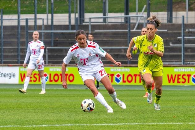 13.10.2024, Fussball: Google Pixel Frauen-Bundesliga, Saison 2024 2025, 06. Spieltag, 1. FC Köln - TSG Hoffenheim im Franz-Kremer-Stadion in Köln. Zweikampf zwischen Laura Feiersinger (1. Fc Koeln, 27) und Ereleta Memeti (TSG Hoffenheim, 07). Wichtiger Hinweis: Gemaess den Vorgaben der DFL Deutsche Fussball Liga bzw. des DFB Deutscher Fussball-Bund ist es untersagt, in dem Stadion und oder vom Spiel angefertigte Fotoaufnahmen in Form von Sequenzbildern und oder videoaehnlichen Fotostrecken zu verwerten bzw. verwerten zu lassen. Foto: Kirchner-Media TH Copyright: xKirchner-Media THx