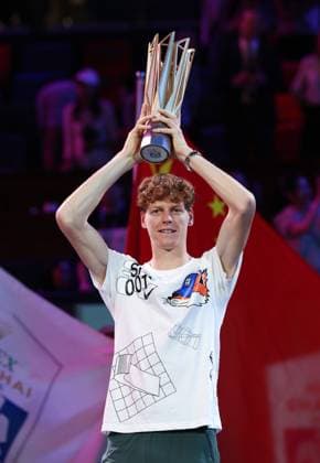 (241013) -- SHANGHAI, Oct. 13, 2024 -- Jannik Sinner poses for photos during the awarding ceremony of the men s singles final match between Jannik Sinner of Italy and Novak Djokovic of Serbia at the ATP, Tennis Herren World Tour Shanghai Masters tennis tournament in Shanghai, east China, Oct. 13, 2024. ) (SP)CHINA-SHANGHAI-TENNIS-ATP TOUR-SHANGHAI MASTERS(CN) BaixXuefei 