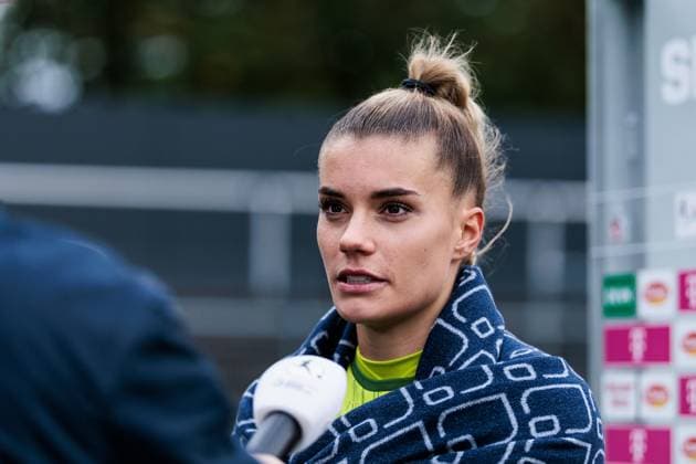 Google Pixel Frauen-Bundesliga, 1. FC Köln - TSG Hoffenheim; 13.10.2024 Selina Cerci (TSG Hoffenheim, 29) im Interview Google Pixel Frauen-Bundesliga, 1. FC Köln - TSG Hoffenheim, Köln, Franz-Kremer-Stadion DFB REGULATIONS PROHIBIT ANY USE OF PHOTOGRAPHS AS IMAGE SEQUENCES AND OR QUASI-VIDEO. Copyright: xBEAUTIFULxSPORTS Wunderlx