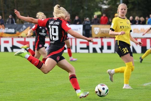 13.10.2024 - Fussball - Saison 2024 2025 - 2. Frauen - Fussball - Bundesliga - 07. Spieltag: 1. FC Nürnberg FCN ( Club Clubfrauen ) - SV Weinberg - Sportfoto Zink DaEn - xdcxdex -Anny Kerim-Lindland (19, 1. FC Nürnberg FCN ), Anna Horwath (32, SV Weinberg )