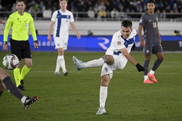 Leo Walta of Finland shoots during the UEFA Nations League, League B - Group 2, football match between Finland and England at the Olympic Stadium in Helsinki, Finland, on October 13, 2024. Helsinki Finland LKFTJK20241013203832KYBO  Copyright: xAnttixAimo-Koivistox LKFTJK20241013203832KYBO