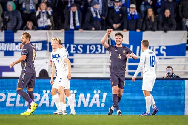 Declan Rice (4) of England reacts, Harry Kane, Matti Peltola of Finland. And Jere Uronen of Finland during the UEFA Nations League Group B2 match between Finland and England at the Helsinki Olympic Stadium 13. October 2024 in Helsinki, Finland. (Mauri Forsblom Newspix24)  Copyright: xKallexParkkinenx NP24_02812396