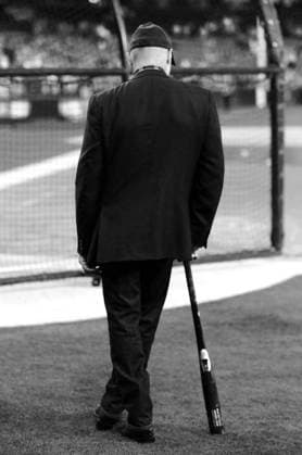 MLB, Baseball Herren, USA 2014: Yankees vs Angels MAY 06 May 6, 2014 Anaheim, CA..Former New York Yankee Reggie Jackson watches batting practice before the Major League Baseball game between the New York Yankees and the Los Angeles Angels at Anaheim Stadium in Anaheim, California..Louis Lopez CSM Anaheim CA U.S. EDITORIAL USE ONLY Copyright: xx ZUMA-20140506_zaf_cl1_084.jpg LouisxLopezx csmphoto914997