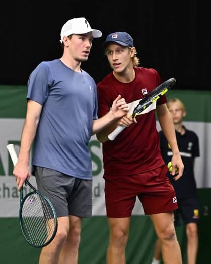 STOCKHOLM, SVERIGE 20241014 Leo Borg (th) i par med Adam Heinonen som möter Gonzalo Escobar och Diego Hidalgo under inledningen av BNP Paribas Nordic Open pa Kungliga tennishallen i Stockholm. STOCKHOLM SVERIGE x10040x