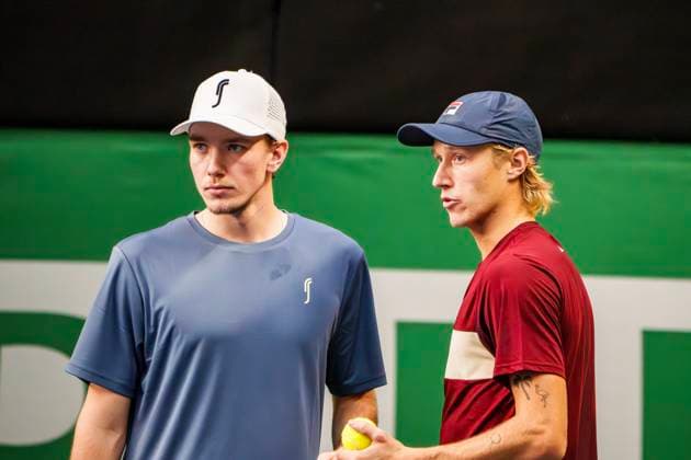STOCKHOLM, SVERIGE 20241014 Leo Borg i par med Adam Heinonen som möter Gonzalo Escobar och Diego Hidalgo (Ecuador) under BNP Paribas Nordic Open pa Kungliga tennishallen i Stockholm. STOCKHOLM SVERIGE x12056x