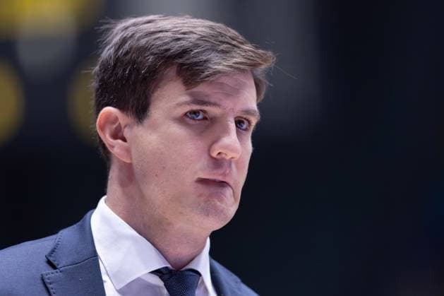 Frankfurt Skyliners - EWE Baskets Oldenburg, BBL-Pokal Head Coach Pedro Calles (Baskets Oldenburg). BBL-Pokalspiel zwischen den Frankfurt Skyliners und den EWE Baskets Oldenburg am 12. Oktober 2024 in der Süwag Energie ARENA in Frankfurt am Main., Frankfurt am Main Hessen Deutschland Süwag Energie ARENA