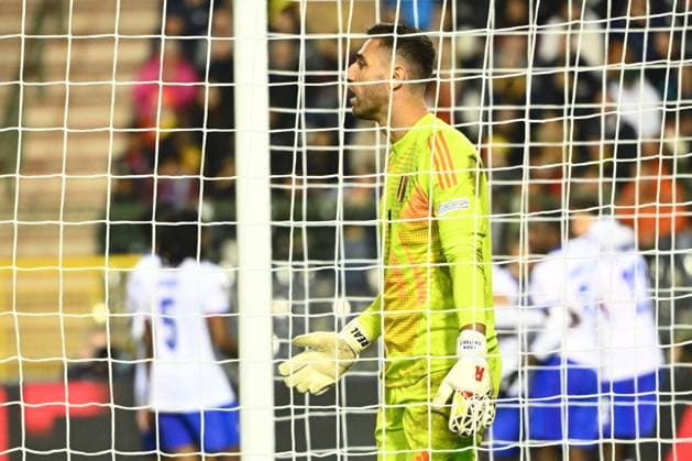 Belgium v France - UEFA Nations League 14 10 2024 BRUSSELS, BELGIUM - OCTOBER 14 : Casteels Koen goalkeeper of Belgium dejected after an opponent s goal during the UEFA Nations League tournament League A Phase Group A2 match between Belgium and France on October 14, 2024 in Brussels, Belgium, 14 10 2024 Brussels Belgium  Copyright: xVincentxKalutx