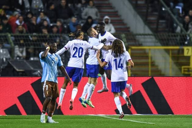 (241015) -- BRUSSELS, Oct. 15, 2024 -- Randal Kolo Muani (top) of France celebrates with teammates after scoring during the UEFA Nations League 2024 25 League A Group A2 football match between Belgium and France in Brussels, Belgium, Oct. 14, 2024. ) (SP)BELGIUM-BRUSSELS-FOOTBALL-UEFA NATIONS LEAGUE A-BELGIUM VS FRANCE PengxZiyang 