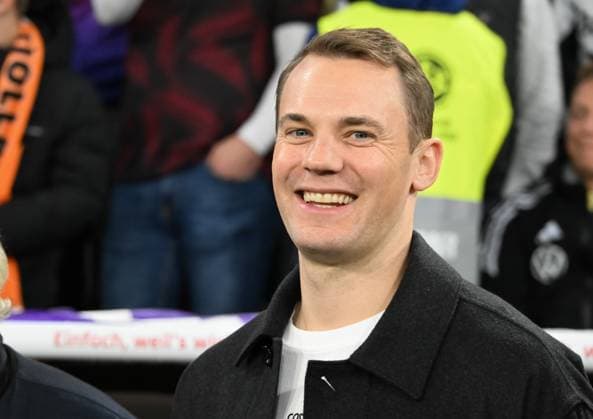 14.10.2024, xsltx, Fussball UEFA Nations League, Deutschland - Niederlande emspor, v.l. Manuel Neuer gut gelaunt vor der offiziellen Verabschiedung aus der Deutschen Nationalmannschaft (DFL DFB REGULATIONS PROHIBIT ANY USE OF PHOTOGRAPHS as IMAGE SEQUENCES and or QUASI-VIDEO)
