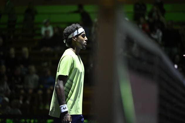 STOCKHOLM, SVERIGE 20241015 Elias Ymer möter Nicolas Jarry, Chile i Nordic Open pa Centre Court i Kungliga Tennishallen. STOCKHOLM SVERIGE x10060x