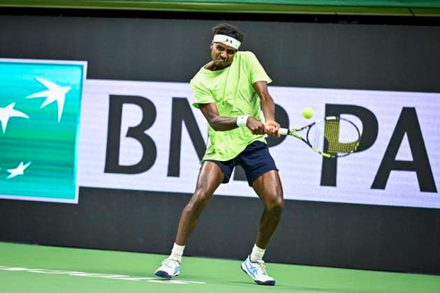 STOCKHOLM, SVERIGE 20241015 Elias Ymer möter Nicolas Jarry, Chile i Nordic Open pa Centre Court i Kungliga Tennishallen. STOCKHOLM SVERIGE x10060x