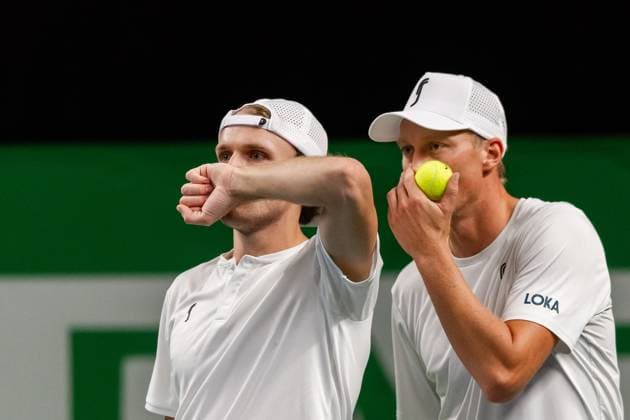 241015 Filip Bergevi and Erik Grevelius of Sweden compete in a men s doubles tennis match during day 4 of the ATP, Tennis Herren 250 Nordic Open on October 15, 2024 in Stockholm. Photo: Sara Damne BILDBYRAN kod SD EW0443 tennis atp 250 nordic open day 4 bbeng Copyright: SARAxDAMNE BB241015SD005
