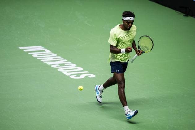 241015 Elias Ymer of Sweden competes in a men s singles tennis match during day 4 of the ATP, Tennis Herren 250 Nordic Open on October 15, 2024 in Stockholm. Photo: Emma Wallskog BILDBYRAN COP 320 EW0443 tennis tennis atp 250 nordic open day 4 bbeng jubel Copyright: EMMAxWALLSKOG BB241015EW018