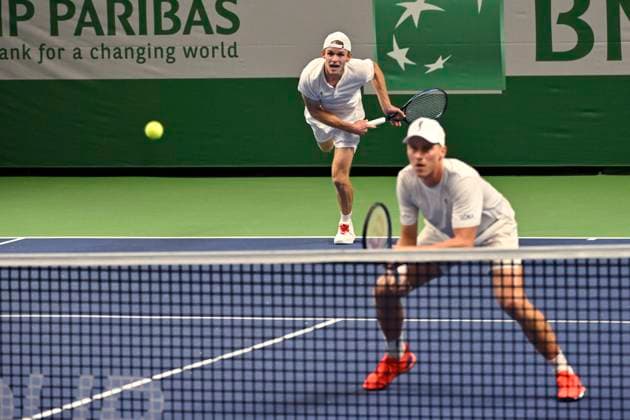 STOCKHOLM, SVERIGE 20241015 Erik Grevelius och Filip Bergevi i sin match mot Jeevan Nedunchezhiyan och Vijay Sundar Prashanth, Indoien i dubbel under i Nordic Open i Kungliga Tennishallen. STOCKHOLM SVERIGE x10060x