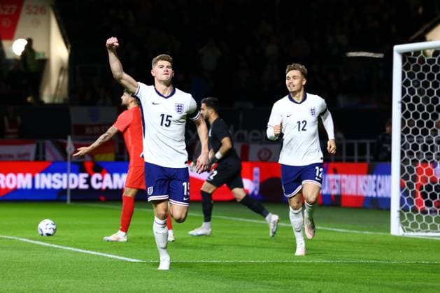 Bristol, England, 15th October 2024. Charlie Cresswell of England celebrates scoring his team™s first goal during the UEFA European Under-21 Championship Qualifier match at Ashton Gate, Bristol. Picture credit should read: Annabel Lee-Ellis Sportimage EDITORIAL USE ONLY. No use with unauthorised audio, video, data, fixture lists, club league logos or live services. Online in-match use limited to 120 images, no video emulation. No use in betting, games or single club league player publications. SPI-3382-0002