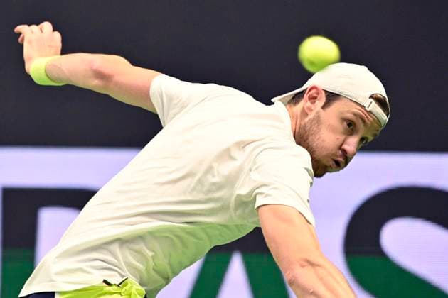 STOCKHOLM, SVERIGE 20241015 Nicolas Jarry, Chile vann mot Elias Ymer i Nordic Open pa Centre Court i Kungliga Tennishallen. STOCKHOLM SVERIGE x10060x