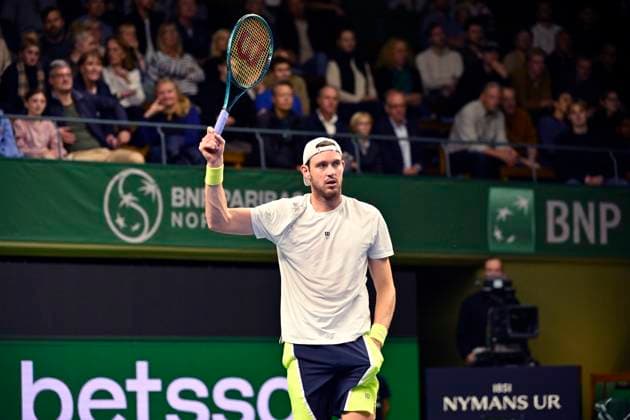 STOCKHOLM, SVERIGE 20241015 Nicolas Jarry, Chile vann mot Elias Ymer i Nordic Open pa Centre Court i Kungliga Tennishallen. STOCKHOLM SVERIGE x10060x