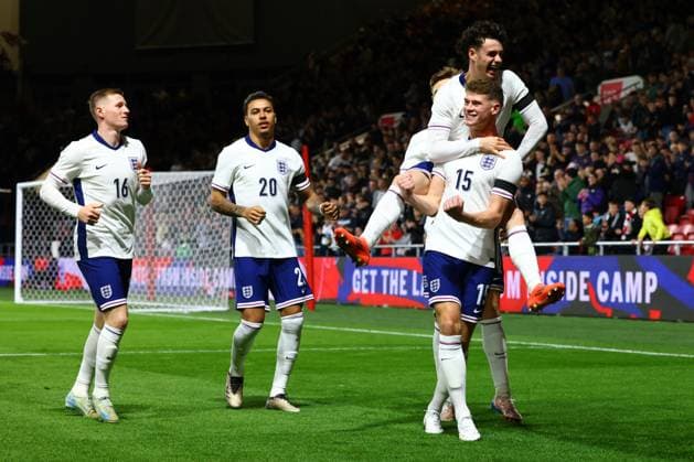 Bristol, England, 15th October 2024. Charlie Cresswell of England celebrates with teammates after scoring his team™s first goal during the UEFA European Under-21 Championship Qualifier match at Ashton Gate, Bristol. Picture credit should read: Annabel Lee-Ellis Sportimage EDITORIAL USE ONLY. No use with unauthorised audio, video, data, fixture lists, club league logos or live services. Online in-match use limited to 120 images, no video emulation. No use in betting, games or single club league player publications. SPI-3382-0003