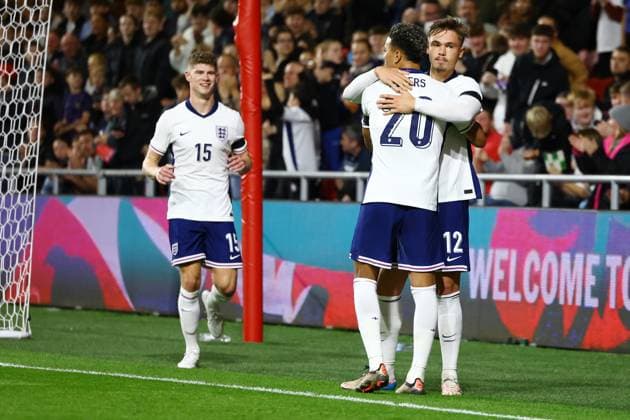 Bristol, England, 15th October 2024. Callum Doyle of England celebrates scoring his team™s second goal with teammate Morgan Rogers during the UEFA European Under-21 Championship Qualifier match at Ashton Gate, Bristol. Picture credit should read: Annabel Lee-Ellis Sportimage EDITORIAL USE ONLY. No use with unauthorised audio, video, data, fixture lists, club league logos or live services. Online in-match use limited to 120 images, no video emulation. No use in betting, games or single club league player publications. SPI-3382-0007