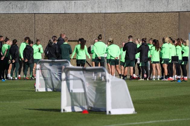 VfL vs. Olympique Lyon, CL Frauen, Vorberichte Wolfsburg, 16.10.2024, FUßBALL - VfL Wolfsburg vs. Olympique Lyon, Gruppenrunde Champions League Frauen, Saison 2024 25. VfL Wolfsburg Abschlusstraining. Wolfsburg