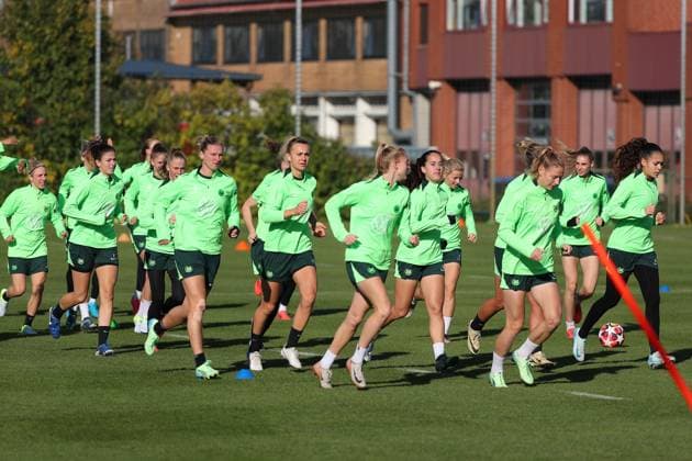 VfL vs. Olympique Lyon, CL Frauen, Vorberichte Wolfsburg, 16.10.2024, FUßBALL - VfL Wolfsburg vs. Olympique Lyon, Gruppenrunde Champions League Frauen, Saison 2024 25. VfL Wolfsburg Abschlusstraining. Wolfsburg