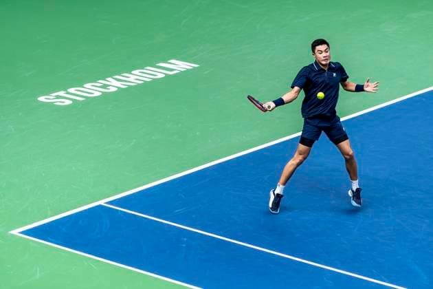 241016 Brandon Nakashima of USA competes in a men s singles tennis match during day 5 of the ATP, Tennis Herren 250 Nordic Open on October 16, 2024 in Stockholm. Photo: Sara Damne BILDBYRAN kod SD SD0014 tennis atp 250 nordic open day 5 bbeng Copyright: SARAxDAMNE BB241016SD014