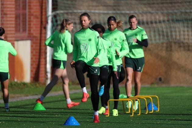 VfL vs. Olympique Lyon, CL Frauen, Vorberichte Wolfsburg, 16.10.2024, FUßBALL - VfL Wolfsburg vs. Olympique Lyon, Gruppenrunde Champions League Frauen, Saison 2024 25. VfL Wolfsburg Abschlusstraining, Fenna Kalma (VfL Wolfsburg) Wolfsburg