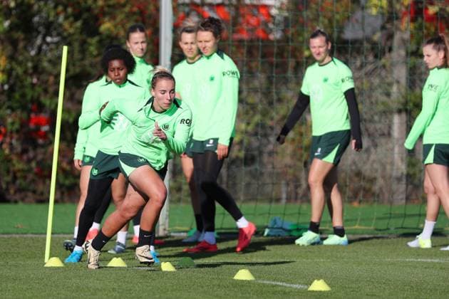 VfL vs. Olympique Lyon, CL Frauen, Vorberichte Wolfsburg, 16.10.2024, FUßBALL - VfL Wolfsburg vs. Olympique Lyon, Gruppenrunde Champions League Frauen, Saison 2024 25. VfL Wolfsburg Abschlusstraining. Wolfsburg