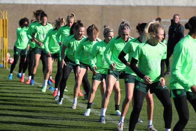 Sport Bilder des Tages VfL vs. Olympique Lyon, CL Frauen, Vorberichte Wolfsburg, 16.10.2024, FUßBALL - VfL Wolfsburg vs. Olympique Lyon, Gruppenrunde Champions League Frauen, Saison 2024 25. VfL Wolfsburg Abschlusstraining. Wolfsburg