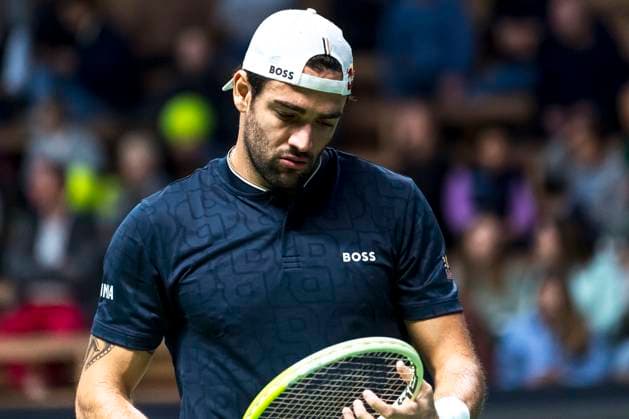 241016 Matteo Berrettini of Italy looks dejected while competing in a men s singles tennis match during day 5 of the ATP, Tennis Herren 250 Nordic Open on October 16, 2024 in Stockholm. Photo: Sara Damne BILDBYRAN kod SD SD0014 tennis atp 250 nordic open day 5 bbeng depp Copyright: SARAxDAMNE BB241016SD027