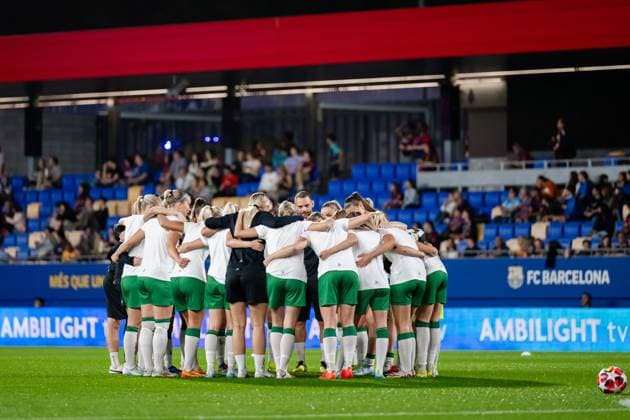 241016 Players of Hammarby ahead of the Women s Champions League football match between Barcelona and Hammarby on October 16, 2024 in Barcelona. Photo: Johanna Säll BILDBYRAN kod JL JL0454 fotboll football soccer fotball uefa womens champions league barcelona hammarby dam bbeng Copyright: JOHANNAxSÄLL BB241016BB668