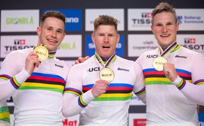 BALLERUP - Roy van den Berg, Jeffrey Hoogland and Harrie Lavreysen with their gold medals during medal ceremony for the team sprint men on the first day of the World Track cycling, Rad, Radsport, Bahnrad, Bahn Championships at the Ballerup Super Arena. ANP IRIS VAN DEN BROEK xVIxANPxSportx xxANPxIVx 511028980 originalFilename: 511028980.jpg