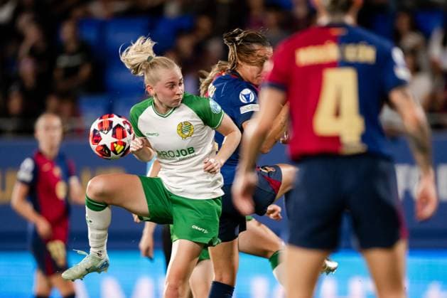 241016 Emilie Joramo of Hammarby during the Women s Champions League football match between Barcelona and Hammarby on October 16, 2024 in Barcelona. Photo: Johanna Säll BILDBYRAN kod JL JL0454 fotboll football soccer fotball uefa womens champions league barcelona hammarby dam bbeng Copyright: JOHANNAxSÄLL BB241016BB713
