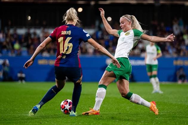 241016 Fridolina Rolfö of Barcelona and Stina Lennartsson of Hammarby during the Women s Champions League football match between Barcelona and Hammarby on October 16, 2024 in Barcelona. Photo: Johanna Säll BILDBYRAN kod JL JL0454 fotboll football soccer fotball uefa womens champions league barcelona hammarby dam bbeng Copyright: JOHANNAxSÄLL BB241016BB760
