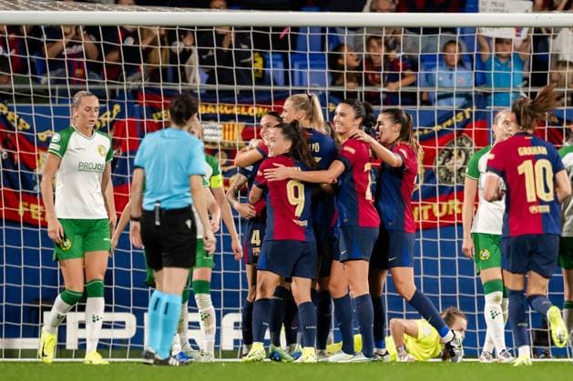 241016 Maria Leon , Fridolina Rolfö and Ingrid Engen of Barcelona celebrate the 4-0 goal during the Women s Champions League football match between Barcelona and Hammarby on October 16, 2024 in Barcelona. Photo: Johanna Säll BILDBYRAN kod JL JL0454 fotboll football soccer fotball uefa womens champions league barcelona hammarby dam bbeng jubel Copyright: JOHANNAxSÄLL BB241016BB768