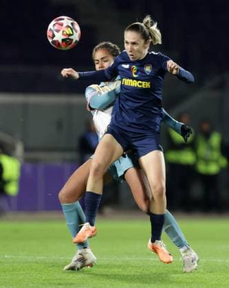 WOMEN SOCCER - UEFA CL, St.Poelten vs Man.City VIENNA,AUSTRIA,16.OCT.24 - WOMEN SOCCER - UEFA Women s Champions League, group stage, SKN Sankt Poelten vs Manchester City. Image shows Mary Fowler (Man.City) and Maria Mikolajova (St.Poelten).  GEPAxpictures xWalterxLuger