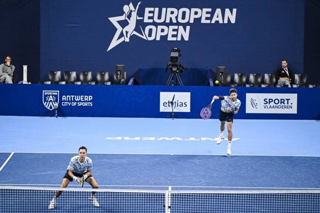 Belgian Joran Vliegen and Belgian Sander Gille pictured in action during a tennis match in the quarter final of the doubles competition at the ATP, Tennis Herren European Open Tennis tournament in Antwerp, Thursday 17 October 2024. TOM GOYVAERTS TomxGoyvaerts  x102784647x