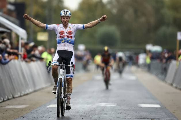 Belgian Michael Vanthourenhout celebrates as he crosses the finish line to win the men s elite race of the Kermiscross cyclocross cycling event in Ardooie, Thursday 17 October 2024. DAVIDxPINTENS  x102797168x
