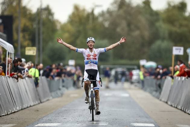 Belgian Michael Vanthourenhout celebrates as he crosses the finish line to win the men s elite race of the Kermiscross cyclocross cycling event in Ardooie, Thursday 17 October 2024. DAVIDxPINTENS  x102797197x