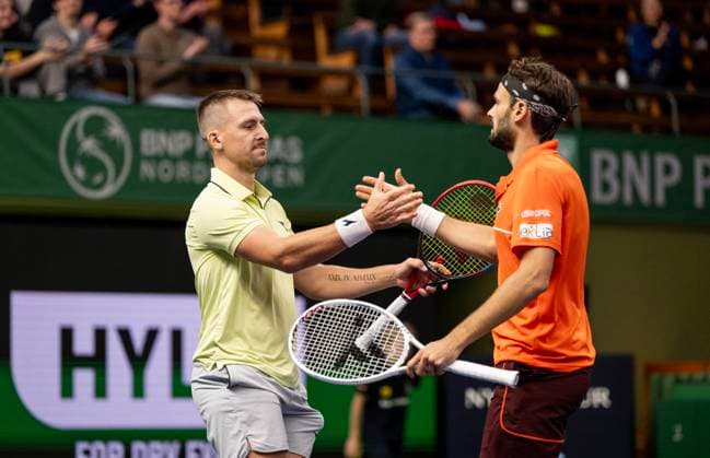 STOCKHOLM 20241017 Dubbelmatchen mellan Gonzalo Escobar och Diego Hidalgo fran Ecuador mot Hugo Nys fran Monaco (th) och Jan Zielinski fran Polen (tv) under Stockholm Open i Kungliga tennishallen. Stockholm SVERIGE x10430x