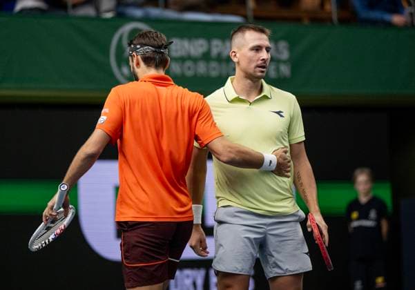 STOCKHOLM 20241017 Dubbelmatchen mellan Gonzalo Escobar och Diego Hidalgo fran Ecuador mot Hugo Nys fran Monaco (tv) och Jan Zielinski fran Polen (th) under Stockholm Open i Kungliga tennishallen. Stockholm SVERIGE x10430x
