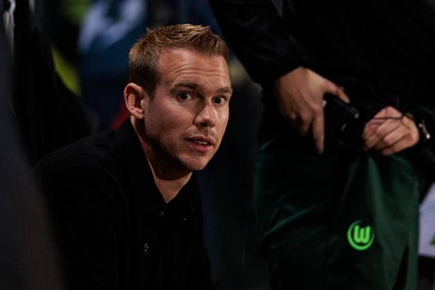 UEFA Women’s Champions League: VfL Wolfsburg - Olympique Lyonnais; 17.10.2024 Tommy Stroot (Trainer VfL Wolfsburg) UEFA Women’s Champions League: VfL Wolfsburg - Olympique Lyonnais, Wolfsburg, AOK Stadion am 17.10.2024 Copyright: xBEAUTIFULxSPORTS Wunderlx