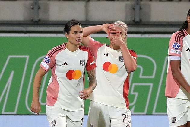 VfL vs. Olympique Lyon, CL Frauen Wolfsburg, 17.10.2024, FUßBALL - VfL Wolfsburg vs. Olympique Lyon, Gruppenrunde Champions League Frauen, Saison 2024 25. Lindsey Horan (Olympique Lyon) jubelt nach ihrem Elfmetertor zum 0:2 Wolfsburg