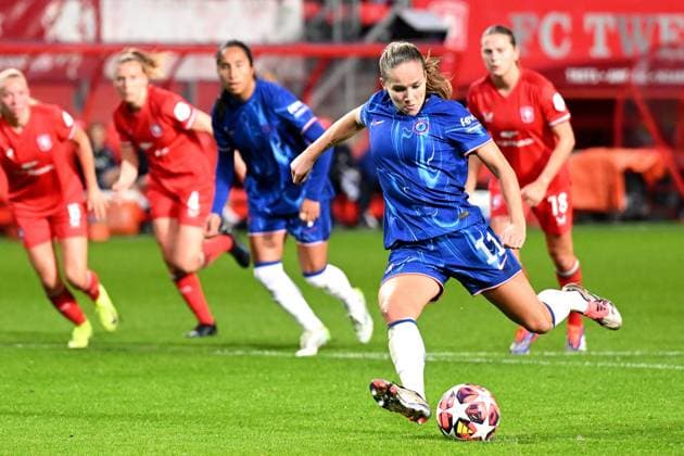 ENSCHEDE - Guro Reiten of Chelsea makes the 0-3 during the UEFA Champions League women s match between FC Twente and Chelsea FC at Stadion De Grolsch Veste on Oct. 17, 2024 in Enschede, Netherlands. ANP Hollandse Hoogte UEFA Women s Champions League 2024 25 Group Stage MD1 2024 25 xVIxANPxSportx xGerritxvanxKeulenxIVx 511102275 originalFilename: 511102275.jpg
