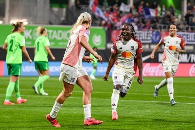 Fußball I Frauen I Saison 2024-2025 I Champions League I VfL Wolfsburg - Olympique Lyon I 17.10.2024 Torjubel Lindsey Horan (26, Olympique Lyon), die den Strafstoß verwandelte und Melchie Dumornay (6, Olympique Lyon), die zuvor im Strafraum gefoult wurde und den Elfmeter für Lyon herausgeholt hat Wolfsburg AOK Stadion Niedersachsen Deutschland Copyright: xLobeca InesxHähnelx