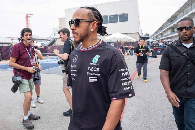 Formula One 2024: Formula 1 Pirelli United States Grand Prix OCT 17 October 17, 2024: Lewis Hamilton (44) with Mercedes-AMG PETRONAS F1 Team walking to the press conference, PK, Pressekonferenz before the Formula 1 Pirelli United States Grand Prix, Circuit of the Americas starts. Austin, Texas. Mario Cantu CSM(Credit Image: Mario Cantu Cal Media) Austin Texas United States of America EDITORIAL USE ONLY Copyright: xx ZUMA-20241017_faf_c04_023.jpg MarioxCantux csmphotothree307304