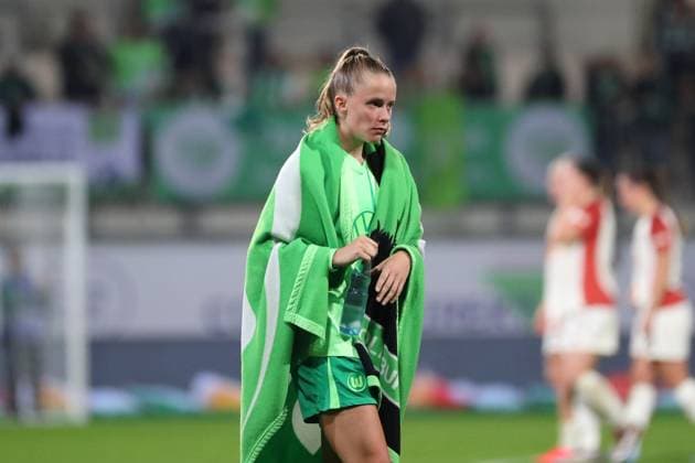 VfL vs. Olympique Lyon, CL Frauen Wolfsburg, 17.10.2024, FUßBALL - VfL Wolfsburg vs. Olympique Lyon, Gruppenrunde Champions League Frauen, Saison 2024 25. Spielende, Vievien Endemann (VfL Wolfsburg) Wolfsburg